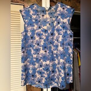J.Crew sleeveless top w blue florals size 6, in excellent condition